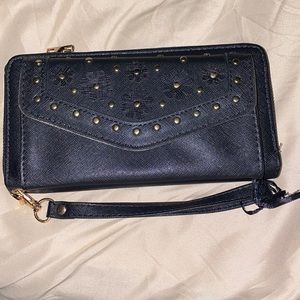 Black wristlet